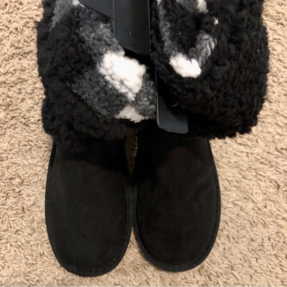 ❤️ NWT Muk Luks Black and white cozy booties - Picture 4 of 11